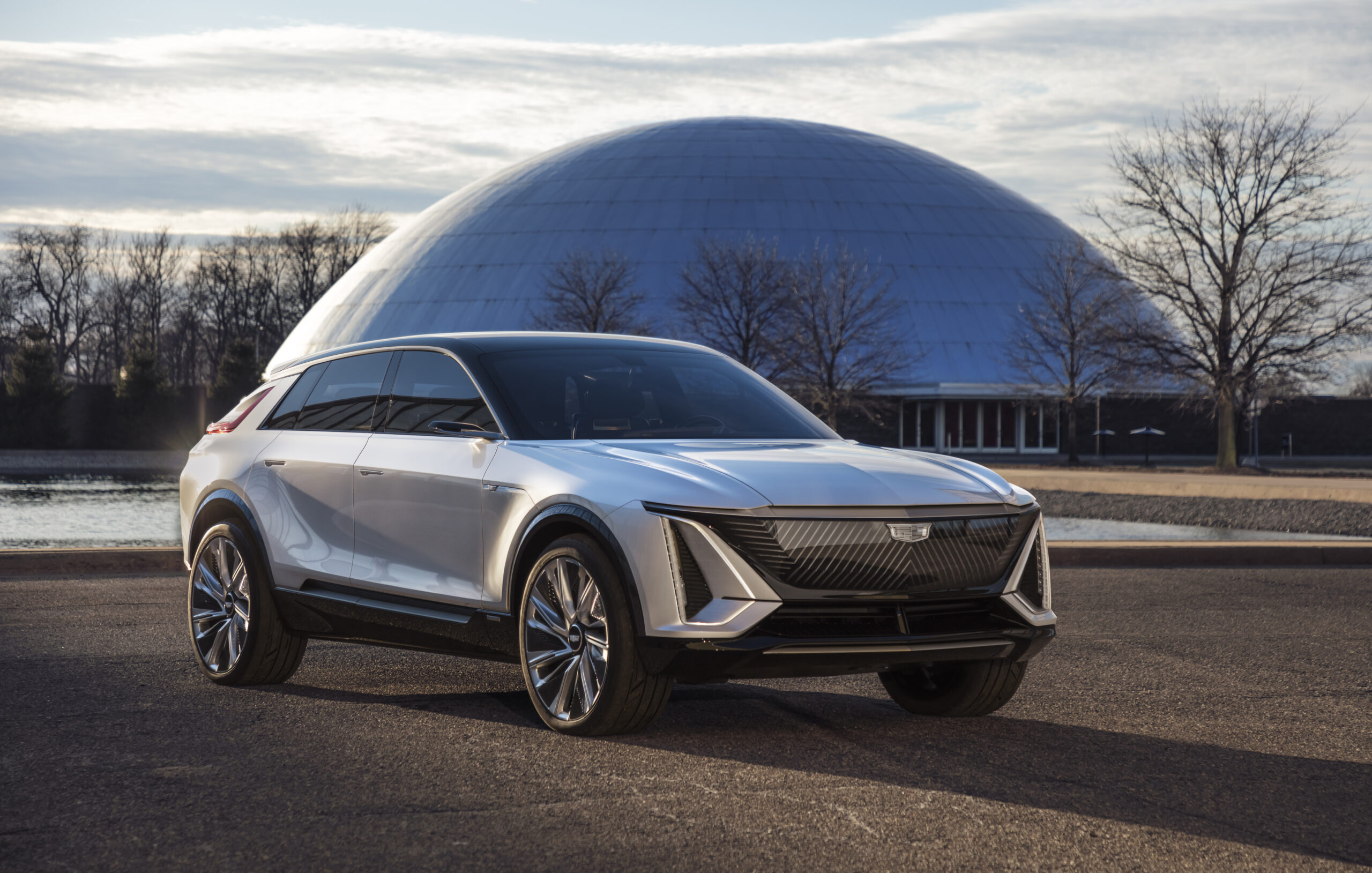 cadillac-lyriq-ev-is-gm-s-ode-to-electric-future-the-green-car-guy