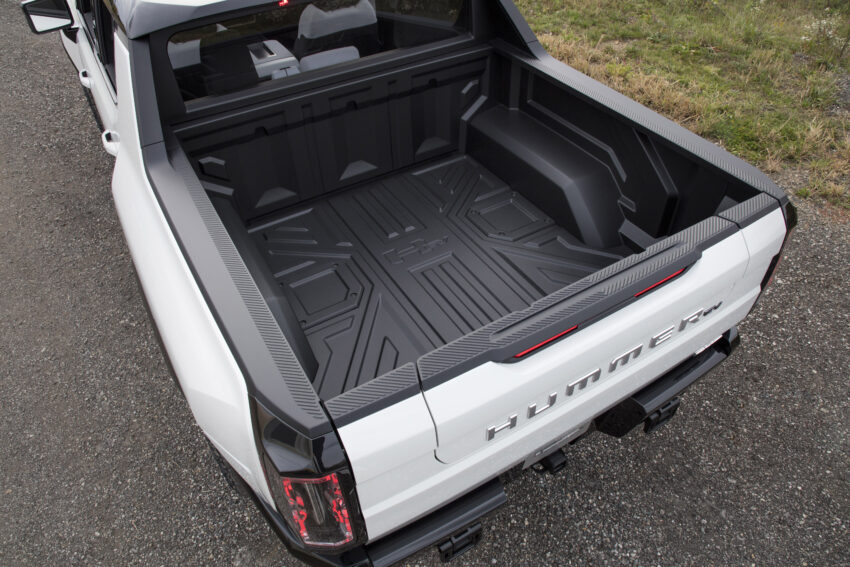 2022 Hummer EV has a short bed.
