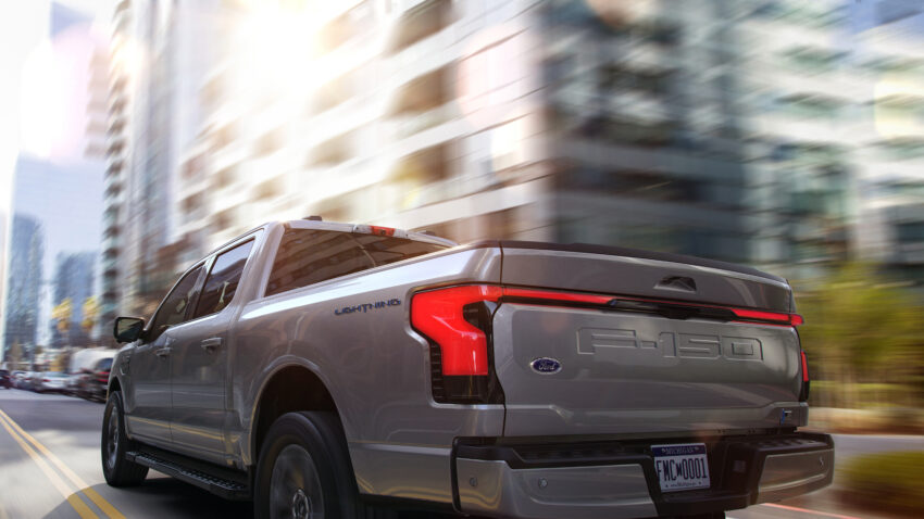 ford f 150 lightning lariat price