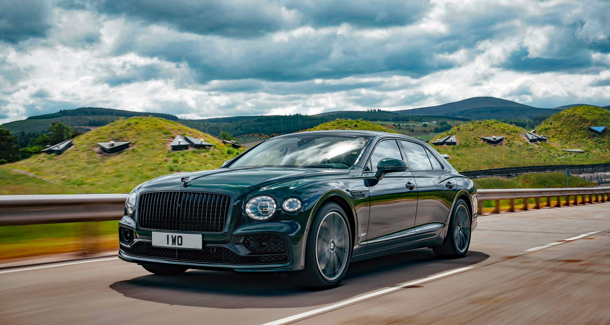 2022 Bentley Flying Spur Hybrid.
